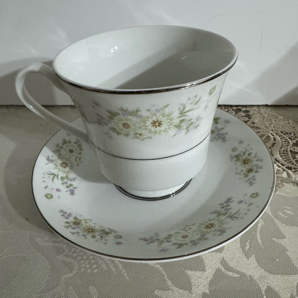 HD Fine China Tea Cup And Saucer Vintage Porcelain